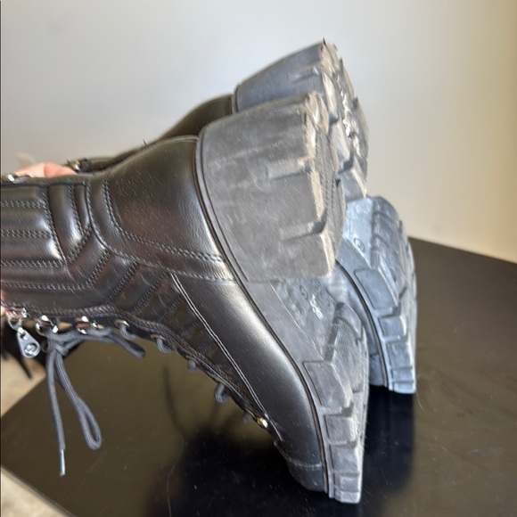 GBG Black Quilted Lace-Up Ankle Boots - Picture 9 of 17